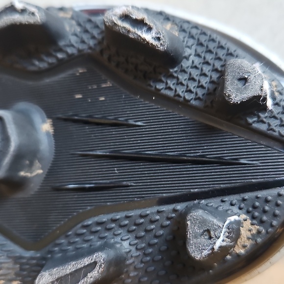 DSG Soccer Cleats - Picture 10 of 12